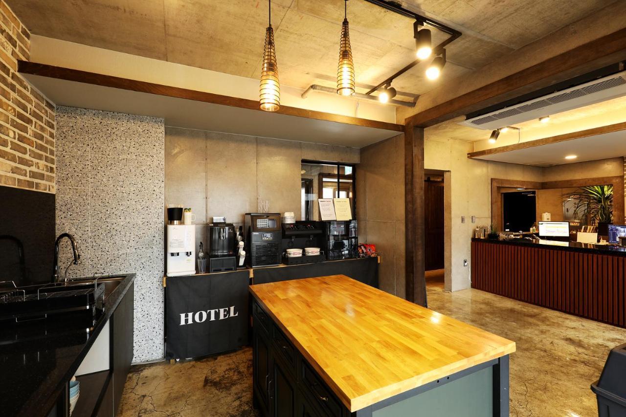 Cornerstone Hotel Seogwipo Exteriör bild